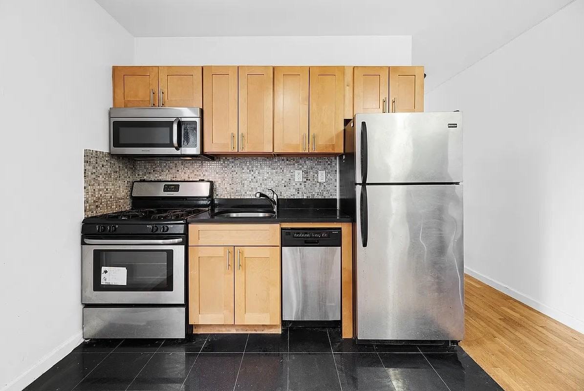 101 Delancey St #15 - Photo 5 of 6