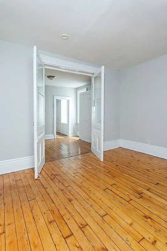 E 13th St #3 - Photo 4 of 7