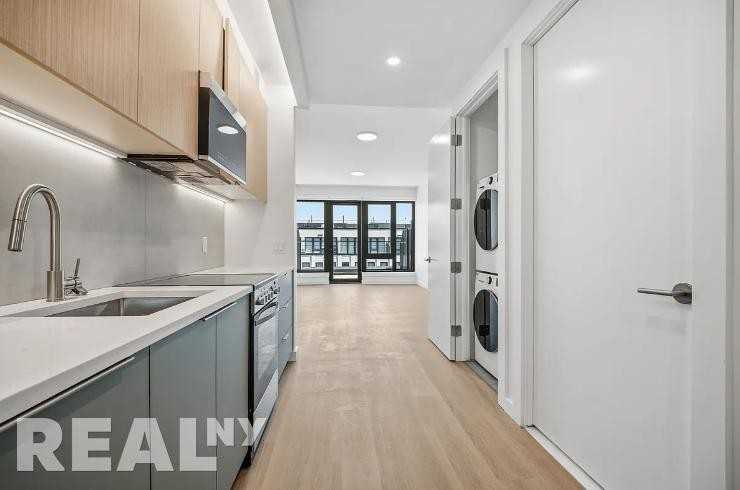 Bedford Ave #707B - Photo 3 of 12