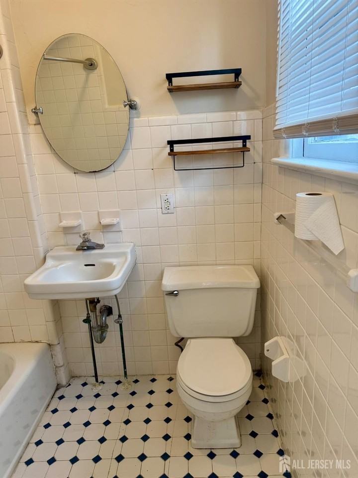 127 Main St #B - Photo 3 of 11