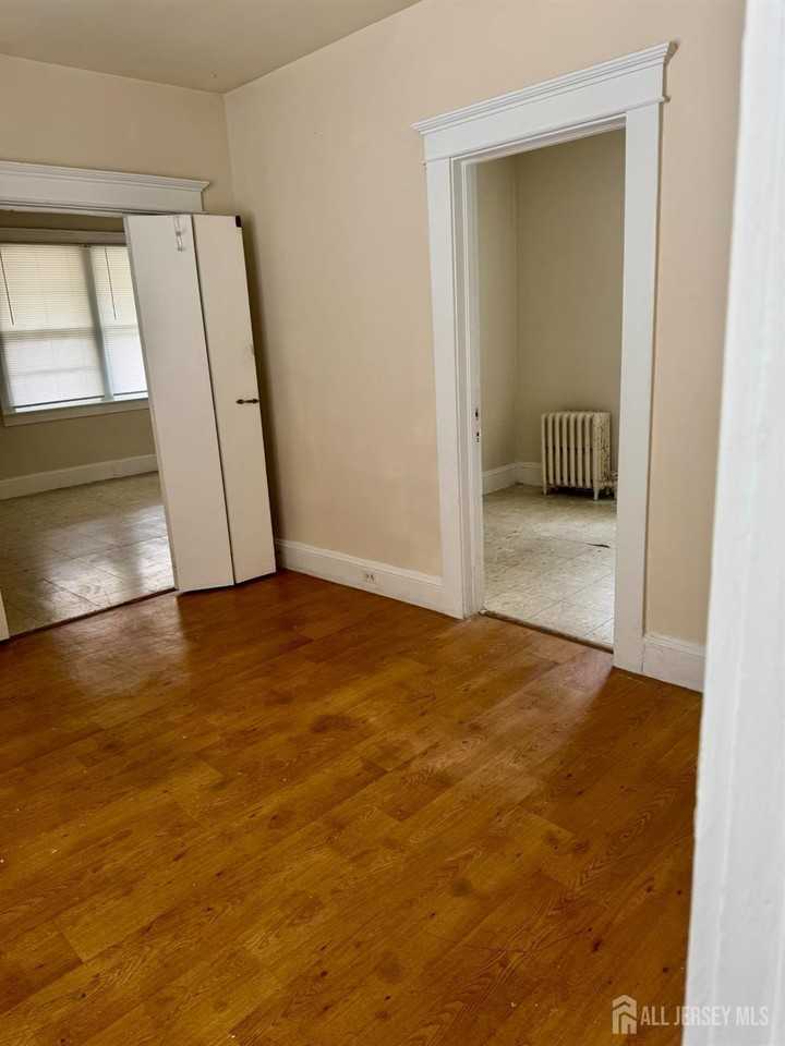 127 Main St #B - Photo 5 of 11