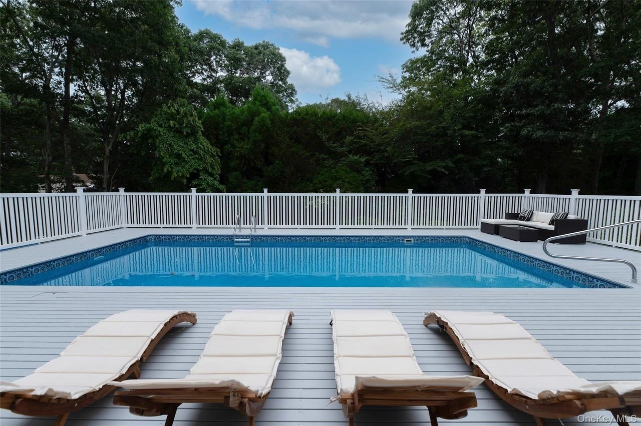 58 Homewood Dr - Photo 4 of 35