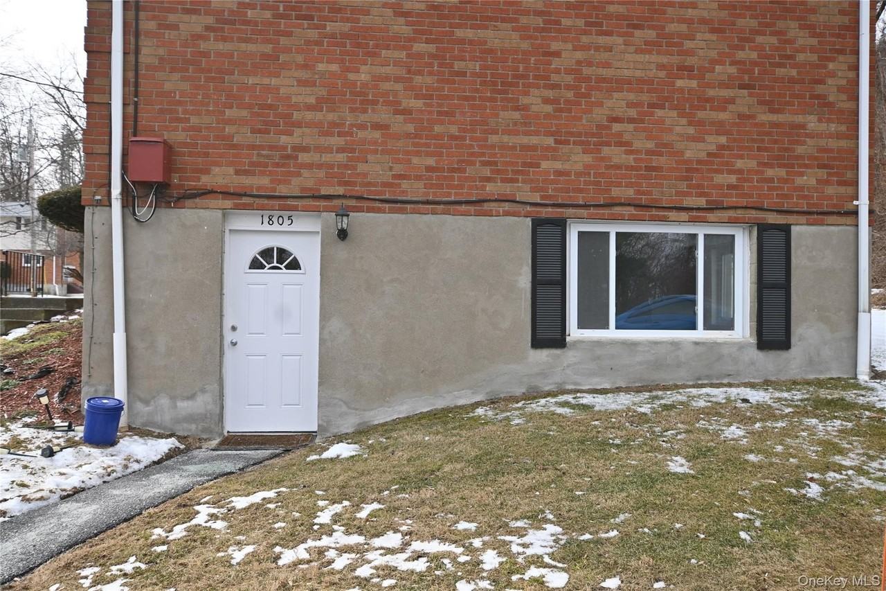 1805 Parr Lake Dr #18E - Photo 4 of 11