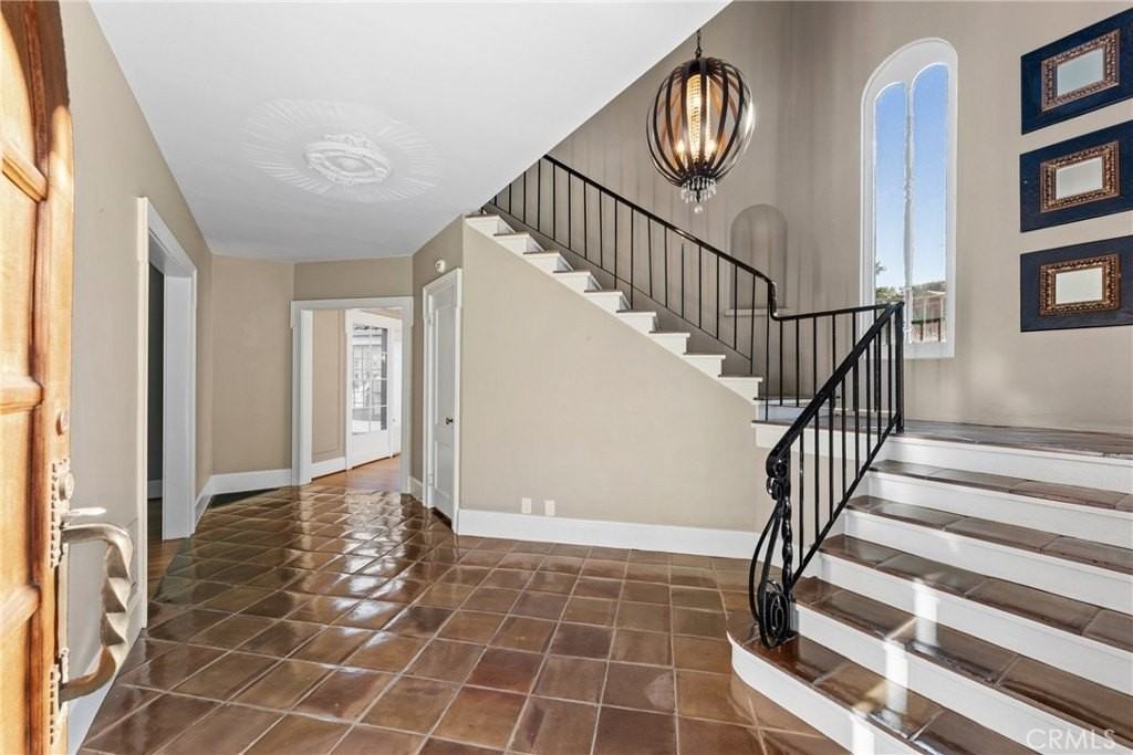 1205 W Highland Ave - Photo 6 of 41