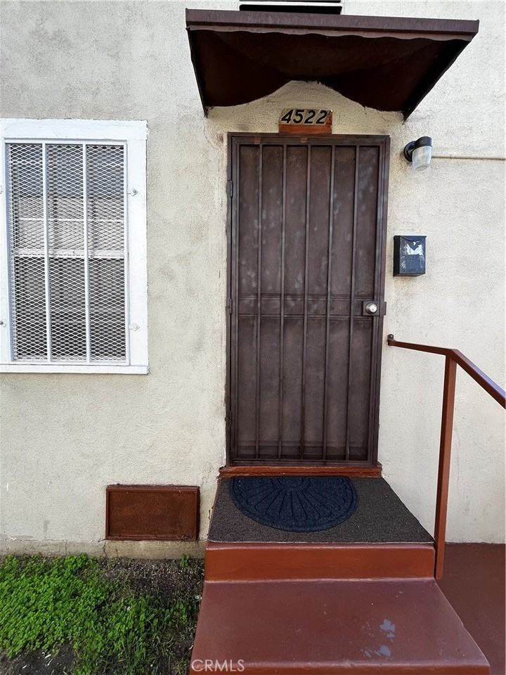 4522 S Normandie Ave #1-2 - Photo 3 of 18