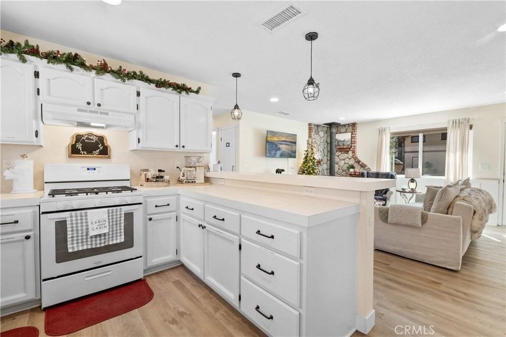 1080 Pan Springs Ln - Photo 3 of 12