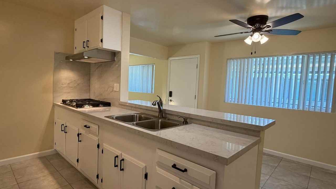 24832 Walnut St - Photo 3 of 10