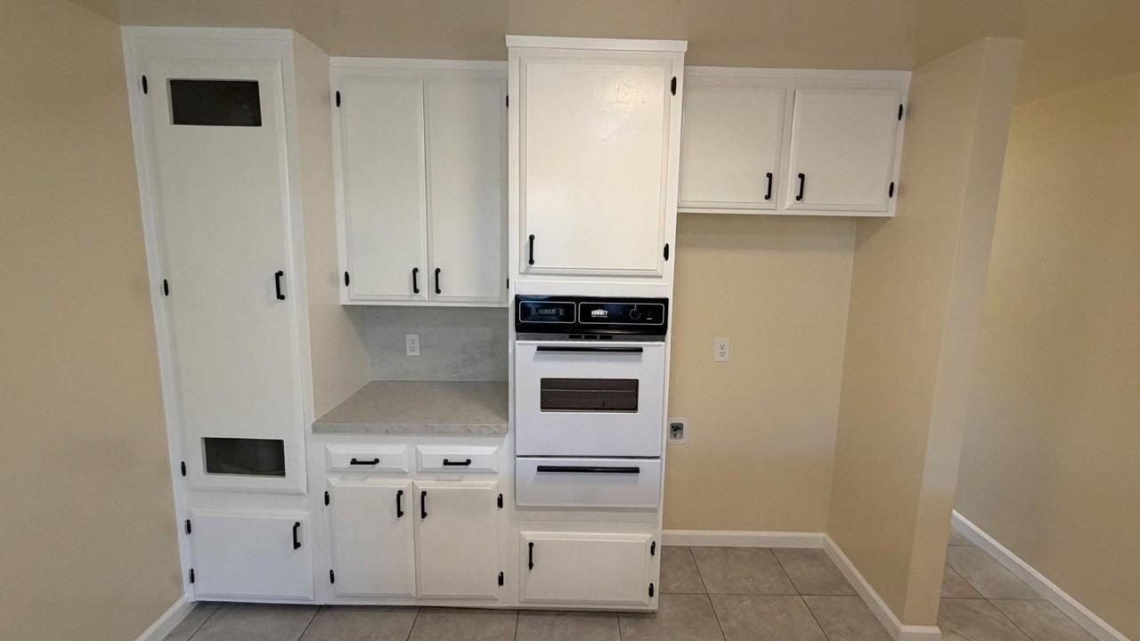 24832 Walnut St - Photo 5 of 10