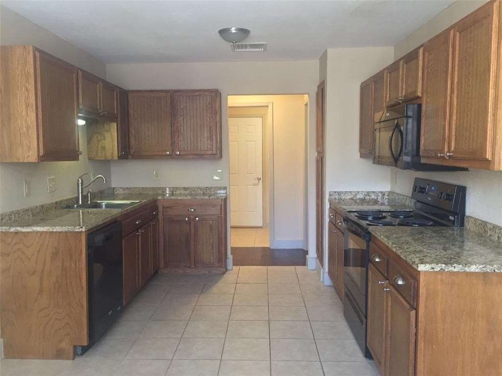 8800 Camfield Way - Photo 3 of 11