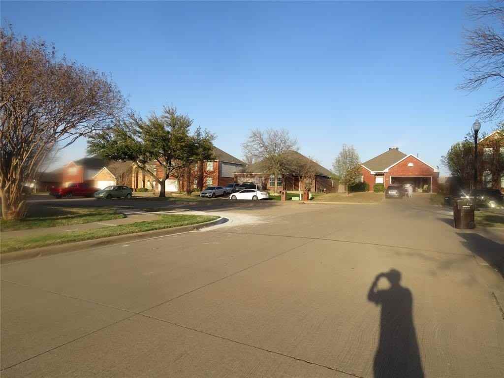 3104 Deleon Dr - Photo 2 of 22