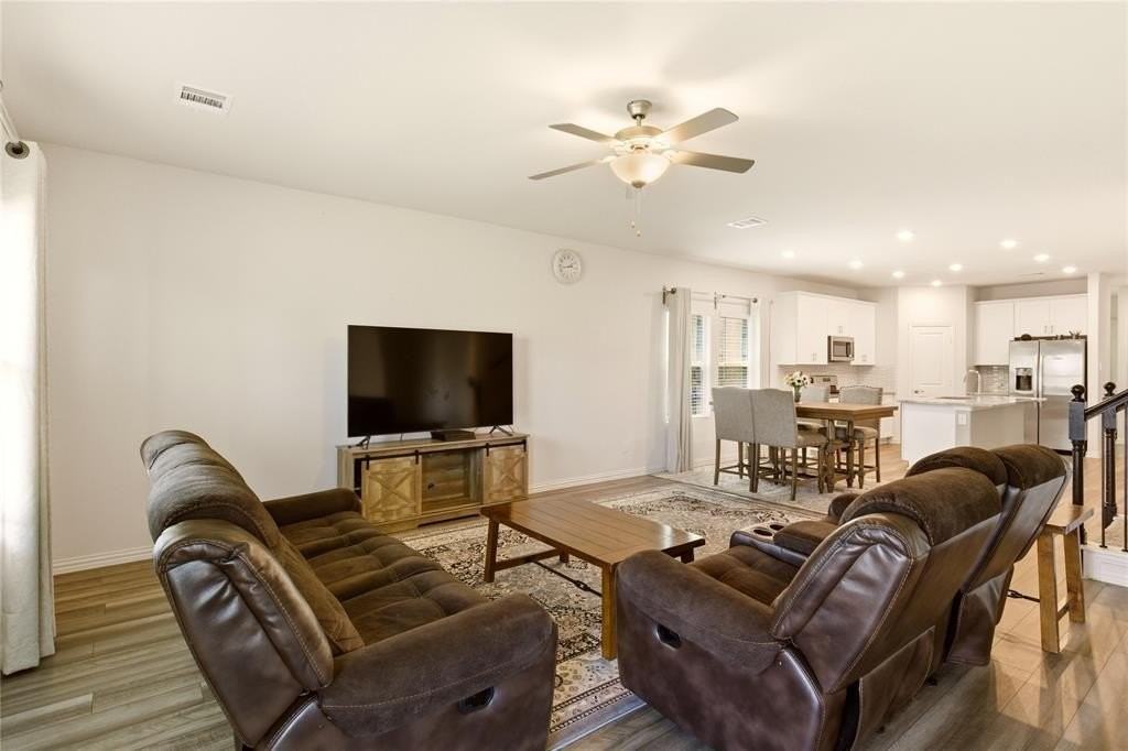 1212 Blue Ridge Pl - Photo 3 of 25