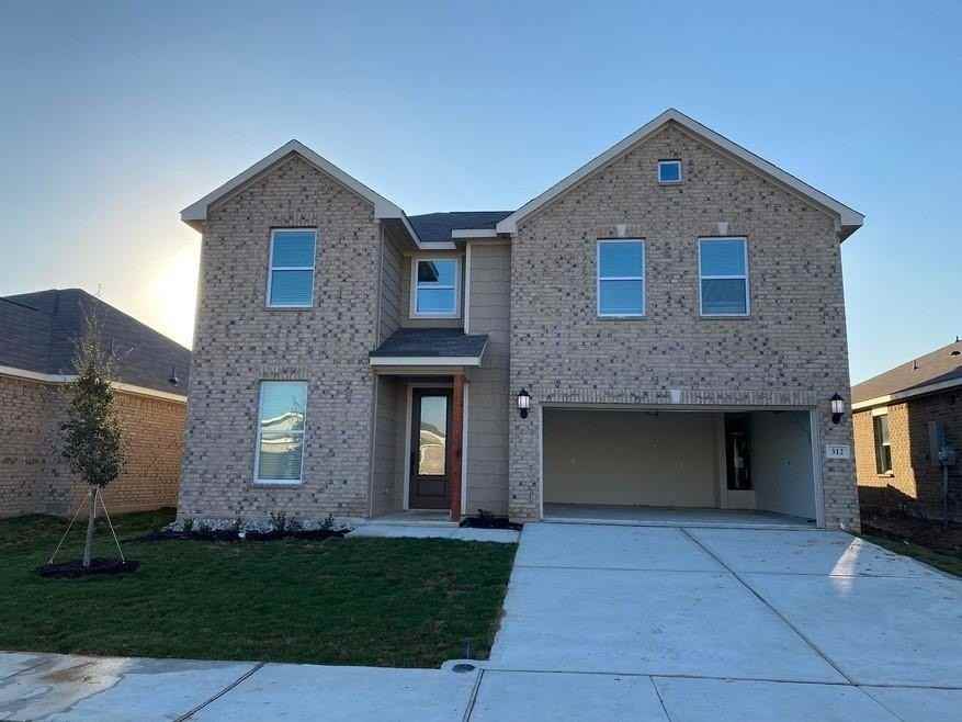 312 Lone Wolf Trl - Photo 3 of 32