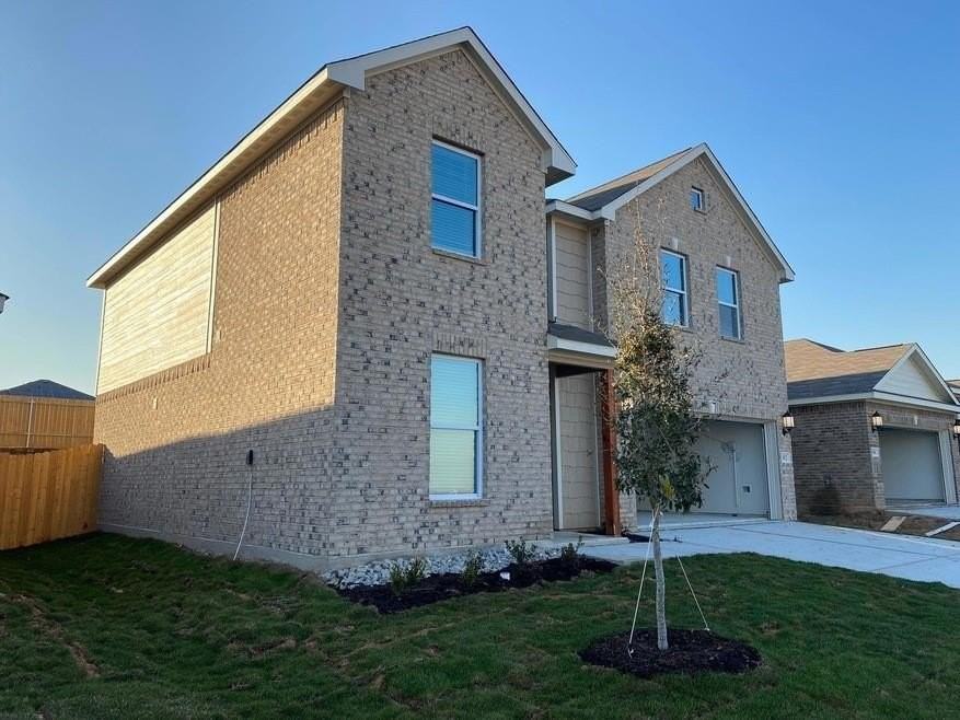 312 Lone Wolf Trl - Photo 4 of 32