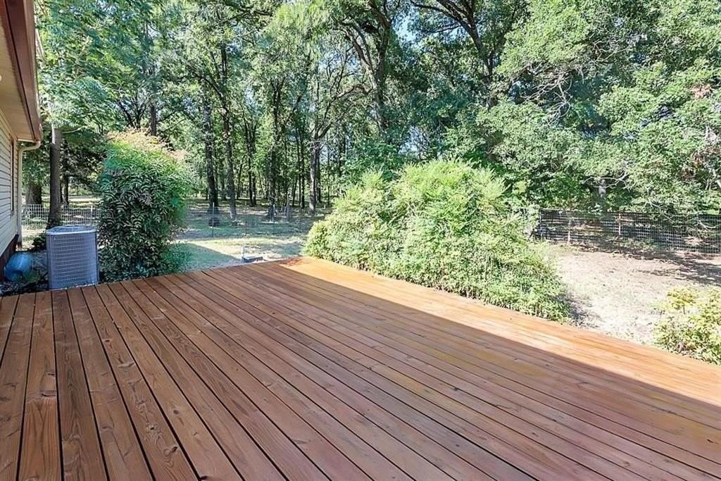 120 Trails End St - Photo 4 of 10