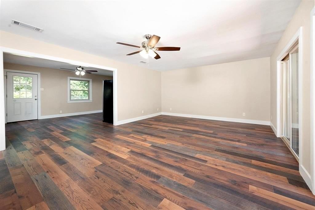 120 Trails End St - Photo 7 of 10