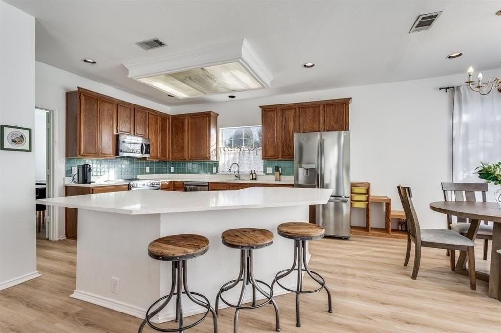 7009 Chardonnay Dr - Photo 6 of 11