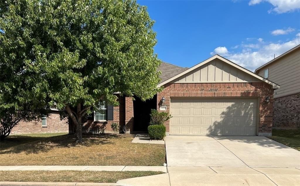 6928 Derbyshire Dr - Photo 2 of 27