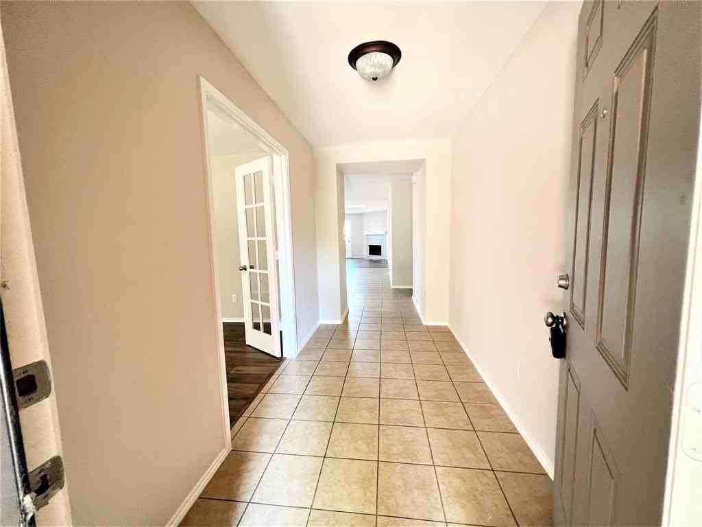 6928 Derbyshire Dr - Photo 4 of 27