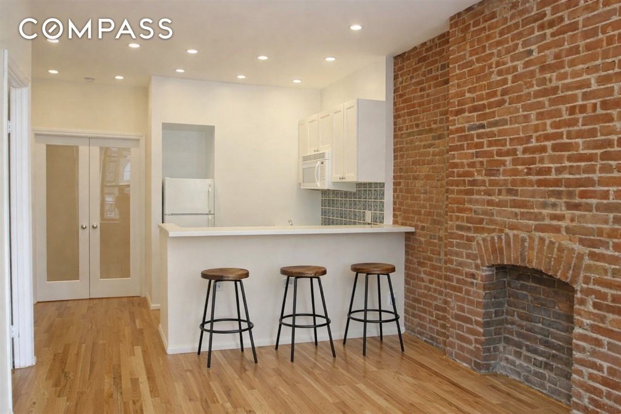 1641 York Ave #3E - Photo 2 of 5