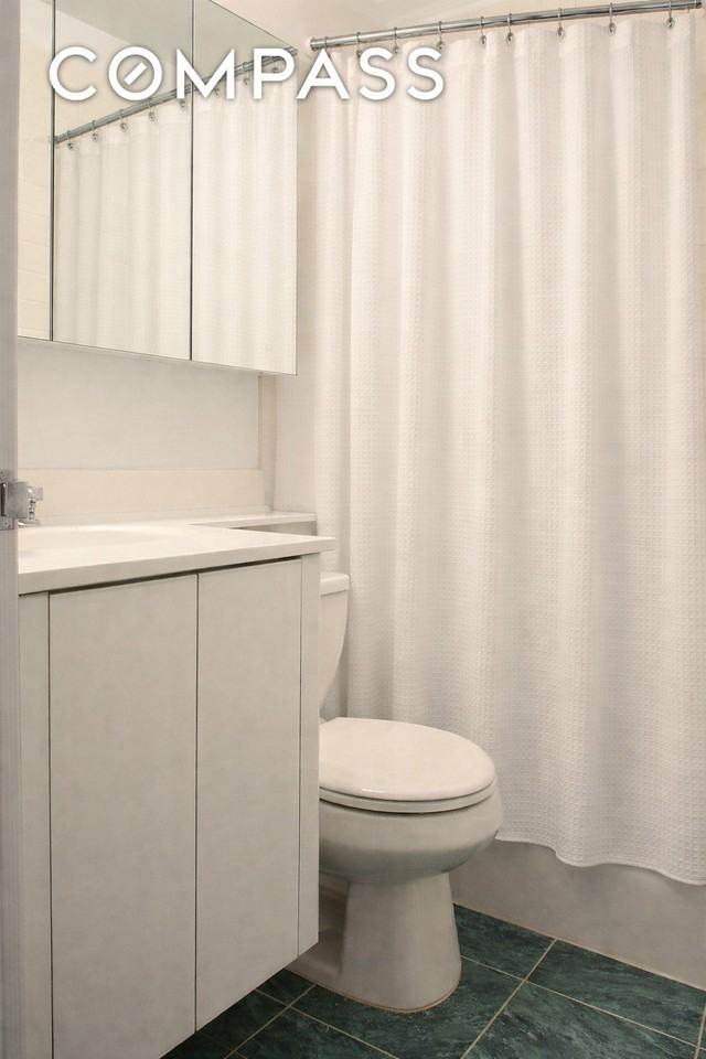 1641 York Ave #3E - Photo 5 of 5