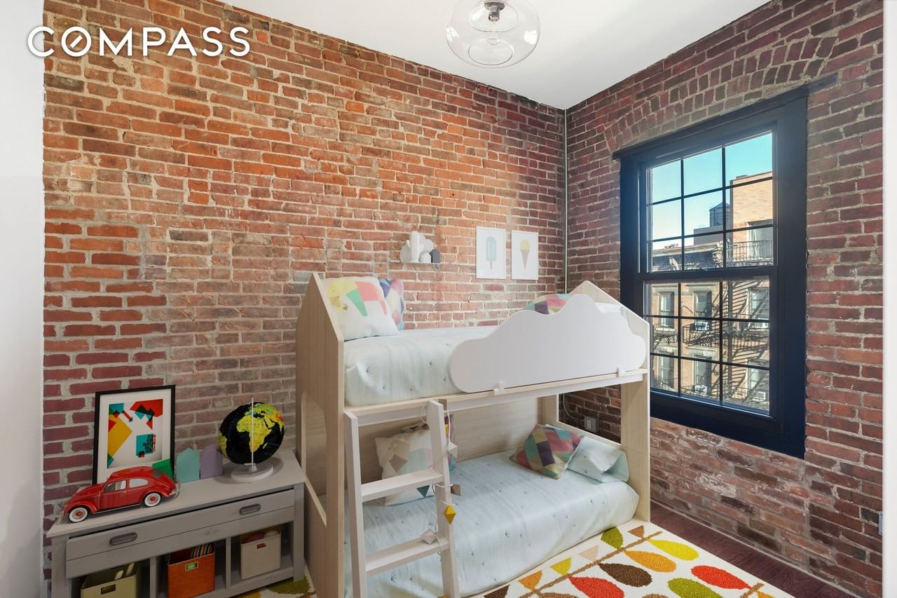 406 W 52nd St #2 - Photo 6 of 9