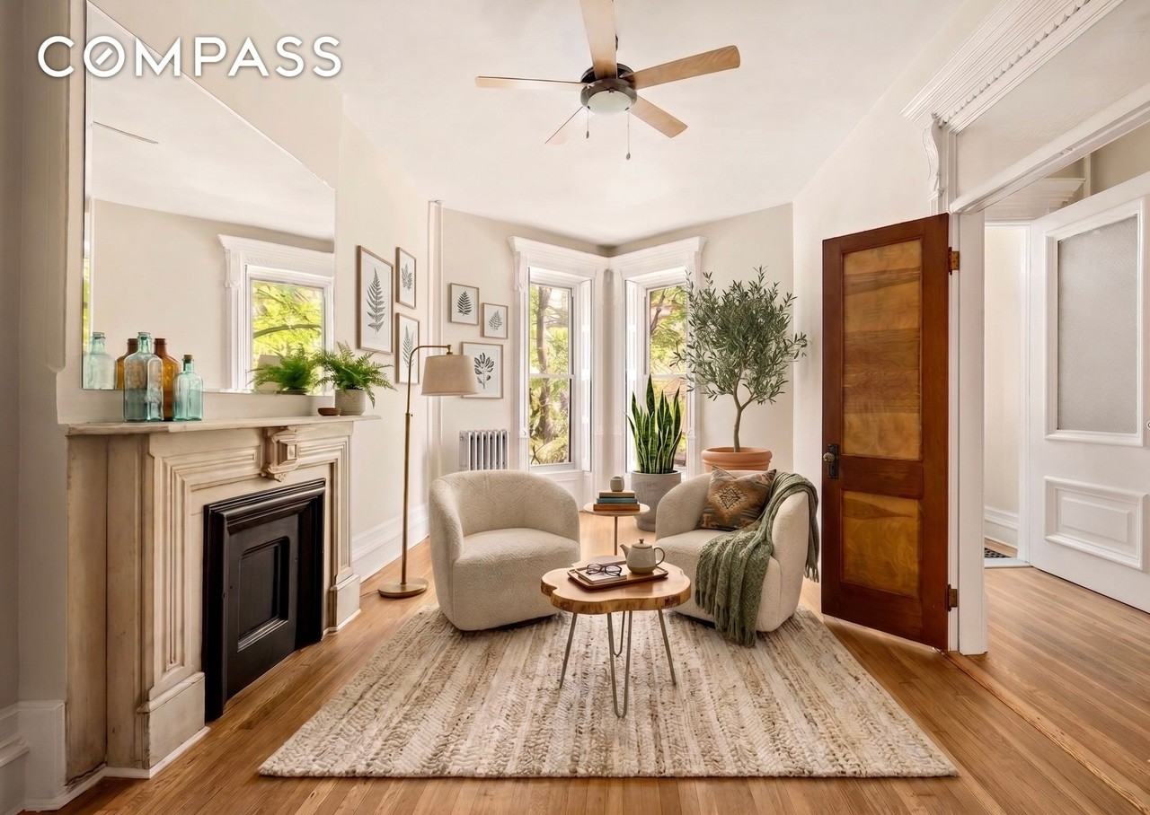 462 9th St #2 - Photo 2 of 13