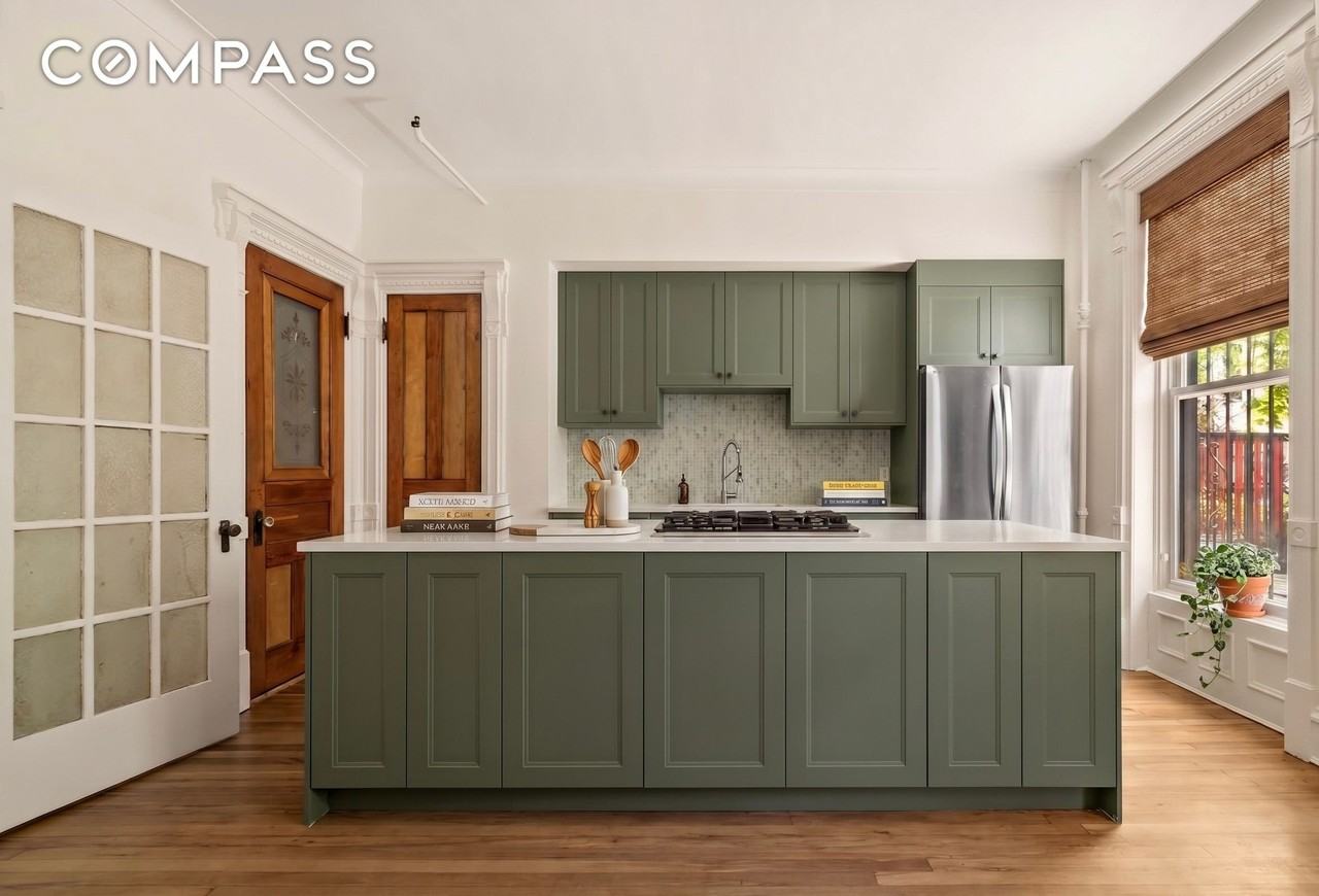 462 9th St #2 - Photo 4 of 13