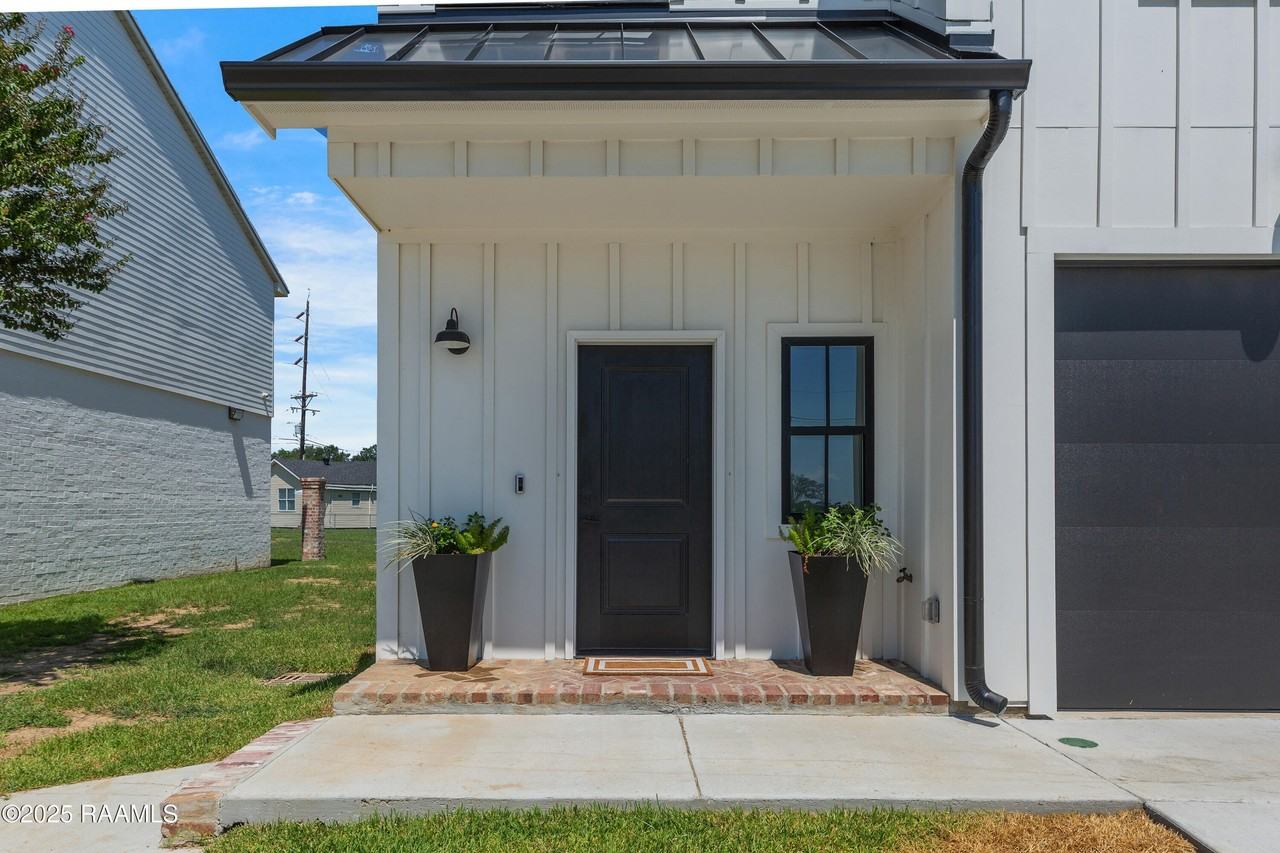 424 Eraste Landry Rd - Photo 4 of 25