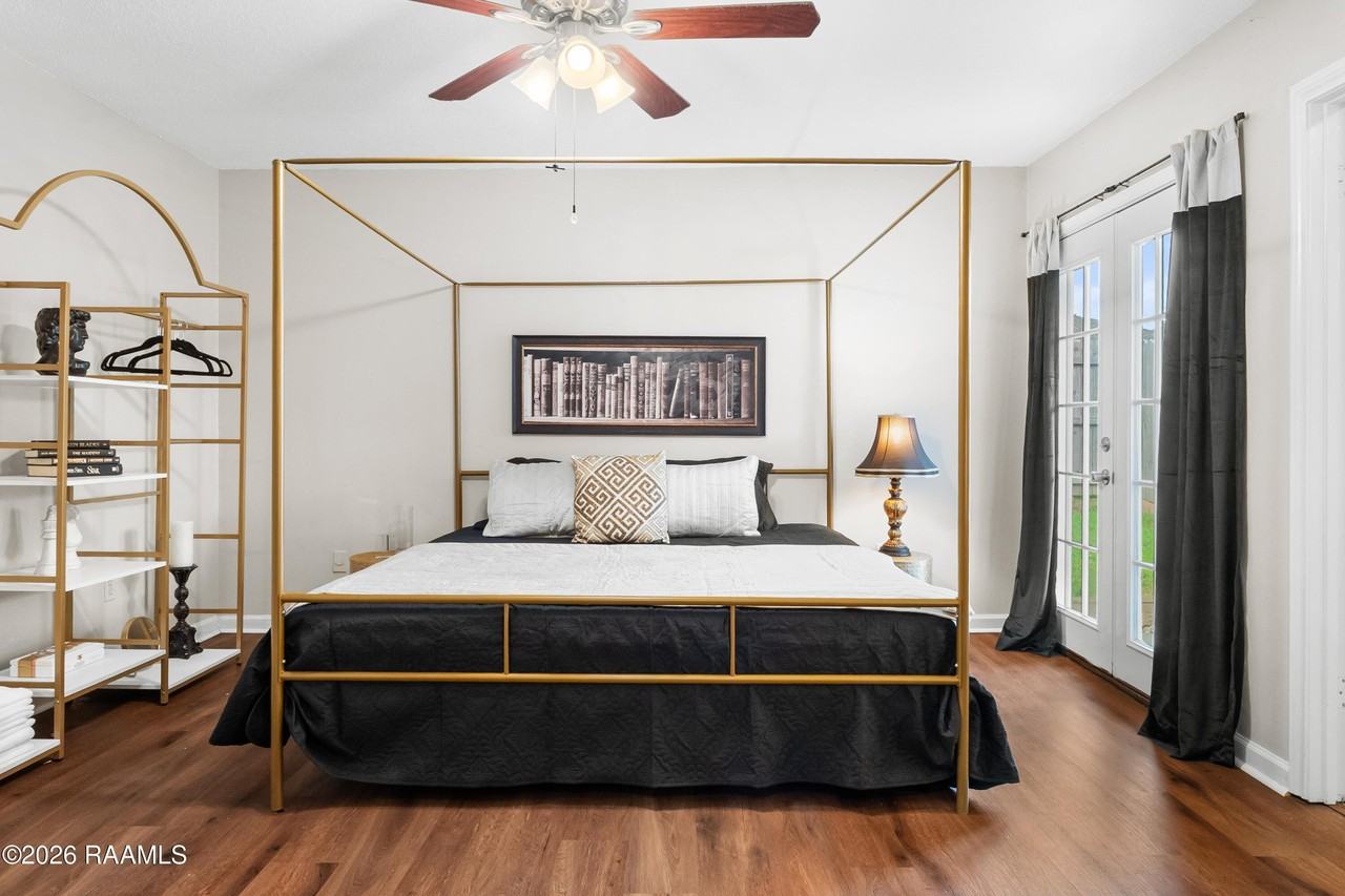 401 Pinto St - Photo 3 of 30