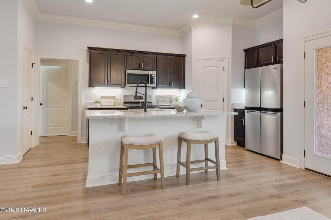 102 Gilded Ln - Photo 5 of 14