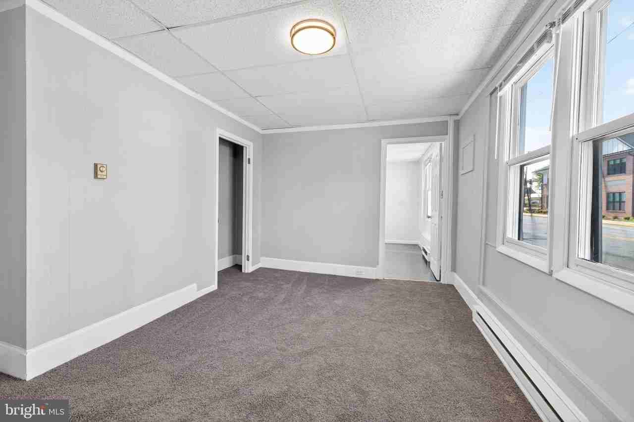 214 W Division St - Photo 7 of 13