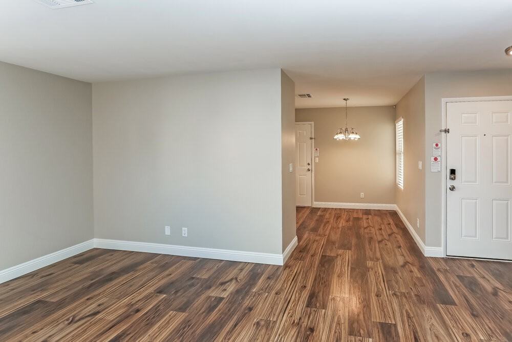 4137 Glenfield Cir - Photo 5 of 17