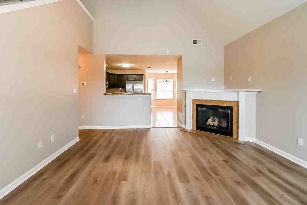 663 Buttermilk Dr - Photo 5 of 17