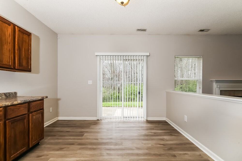 5810 Long Lake Ln - Photo 7 of 16