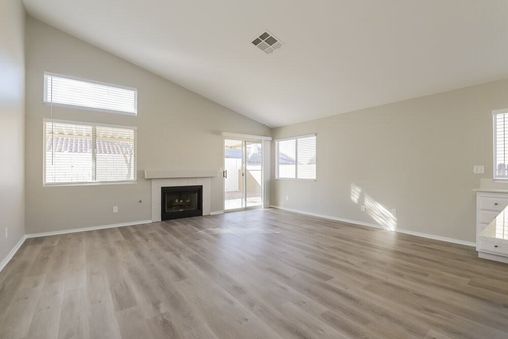 682 Covina Dr - Photo 6 of 16