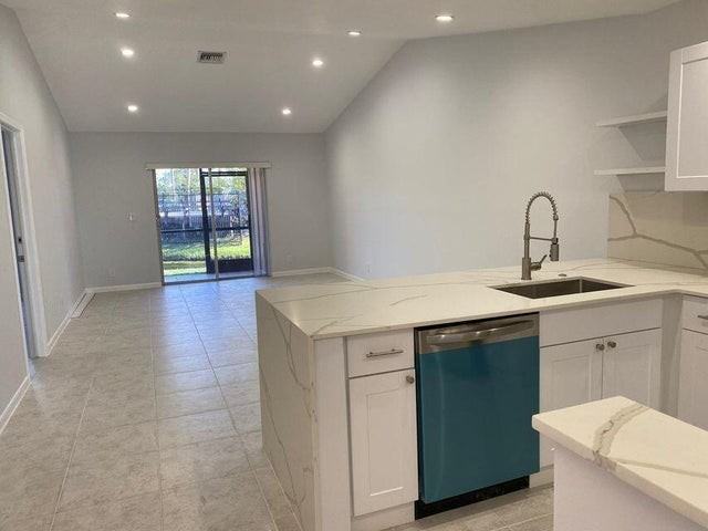 9973 Three Lakes Circle - Photo 5 of 9