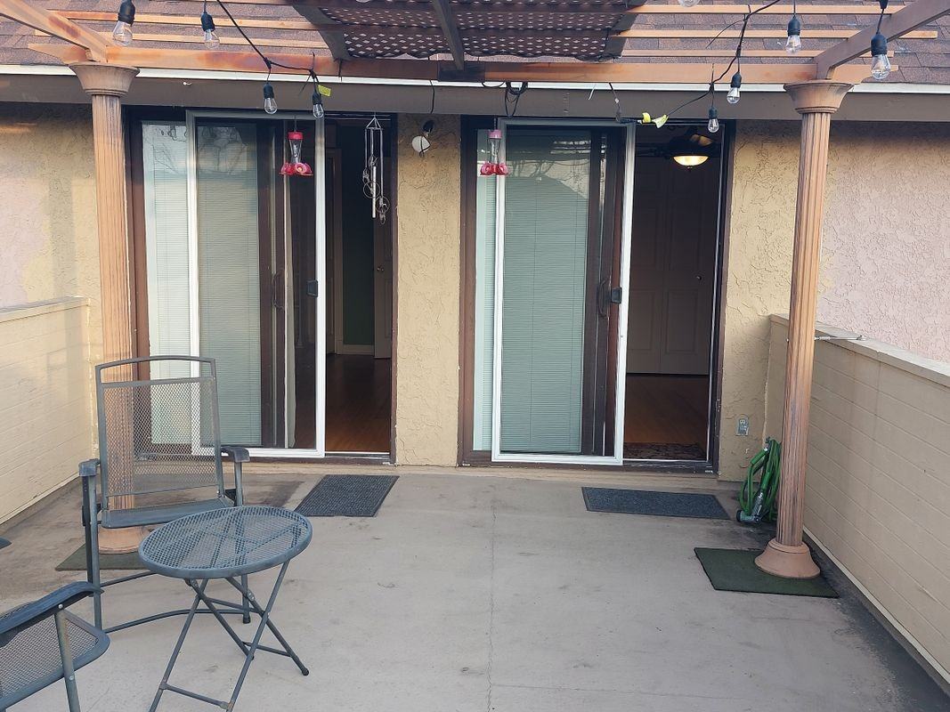 927 S Downey Pl - Photo 3 of 18