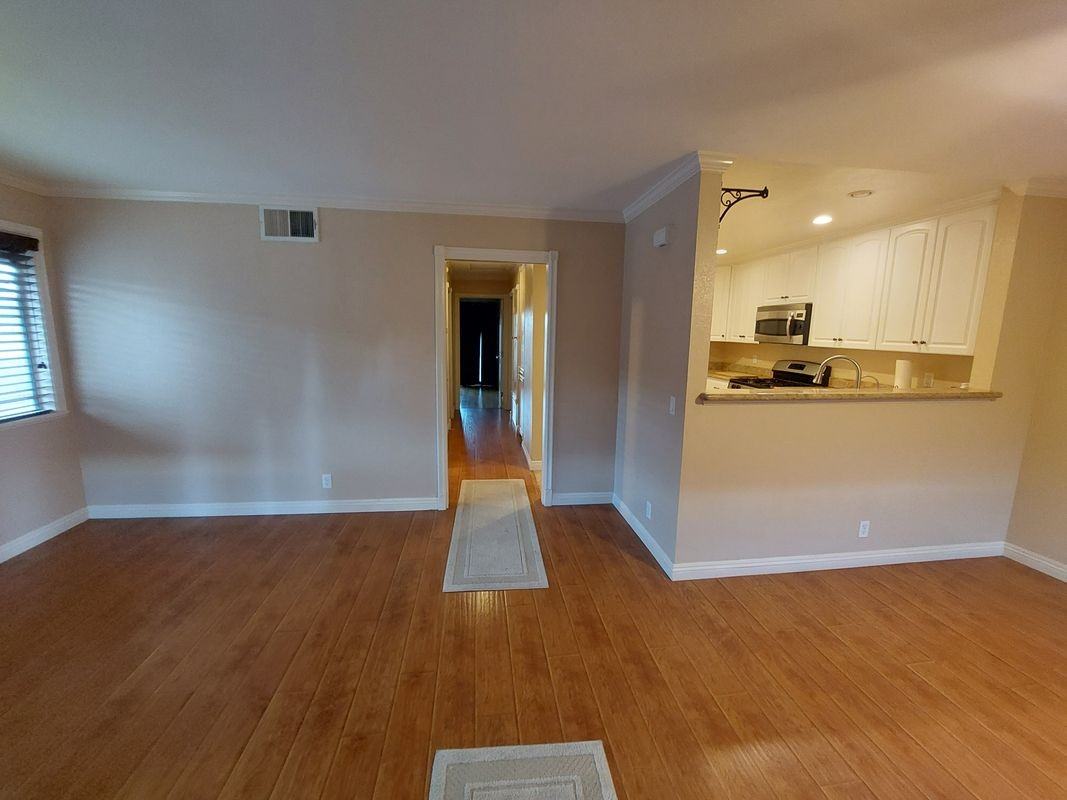 927 S Downey Pl - Photo 4 of 18