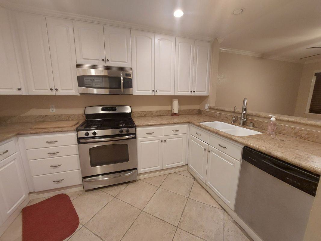 927 S Downey Pl - Photo 7 of 18