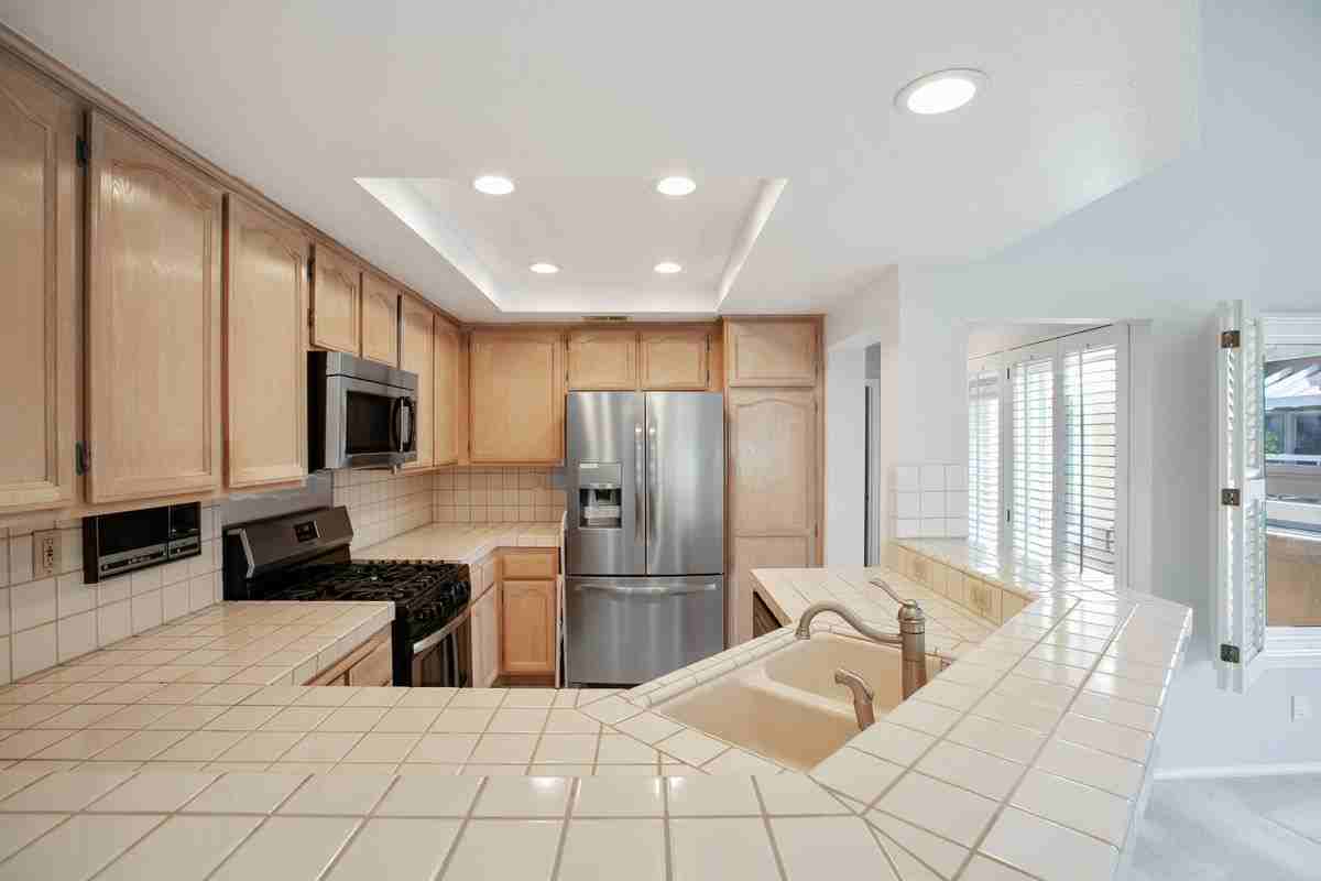 24241 Swiftriver Ct - Photo 4 of 10