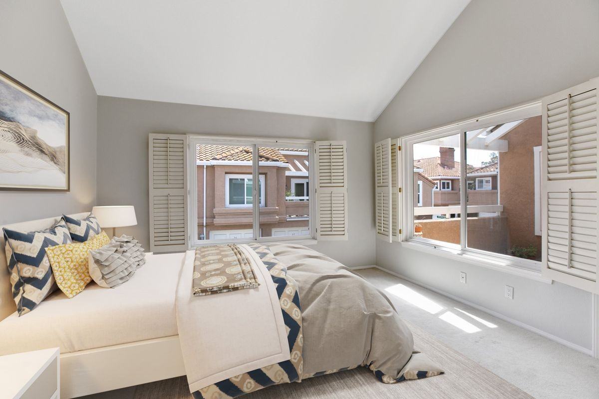 24241 Swiftriver Ct - Photo 5 of 10