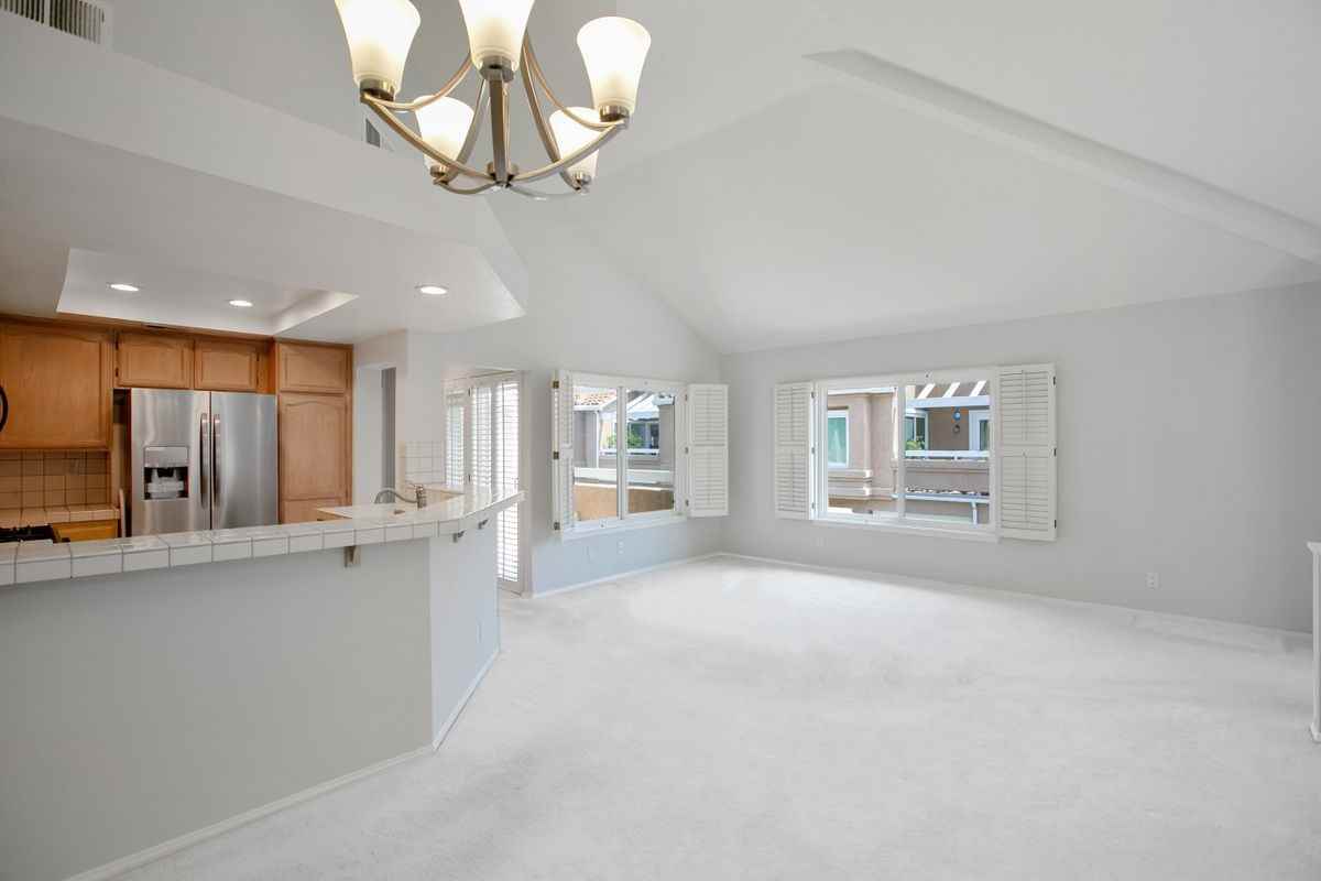 24241 Swiftriver Ct - Photo 6 of 10