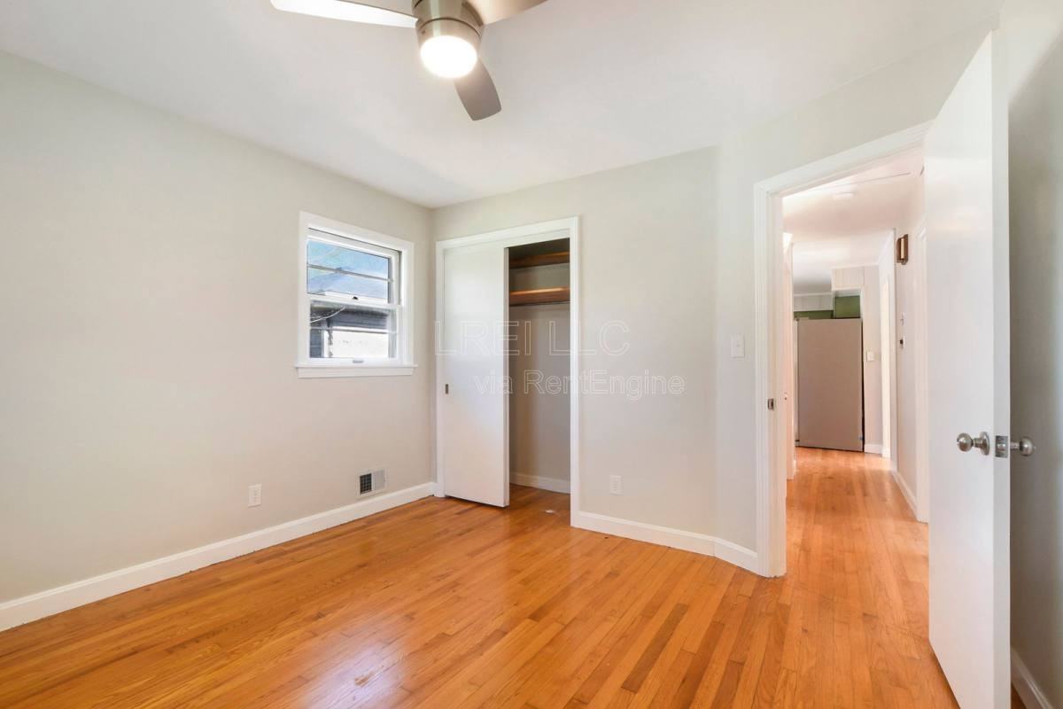 405 Westwood Dr - Photo 3 of 10