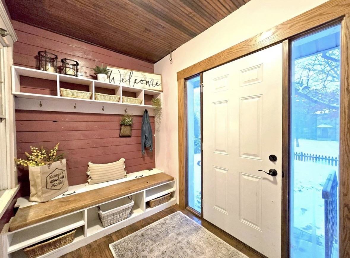 2342 West Bourne Avenue - Photo 2 of 10