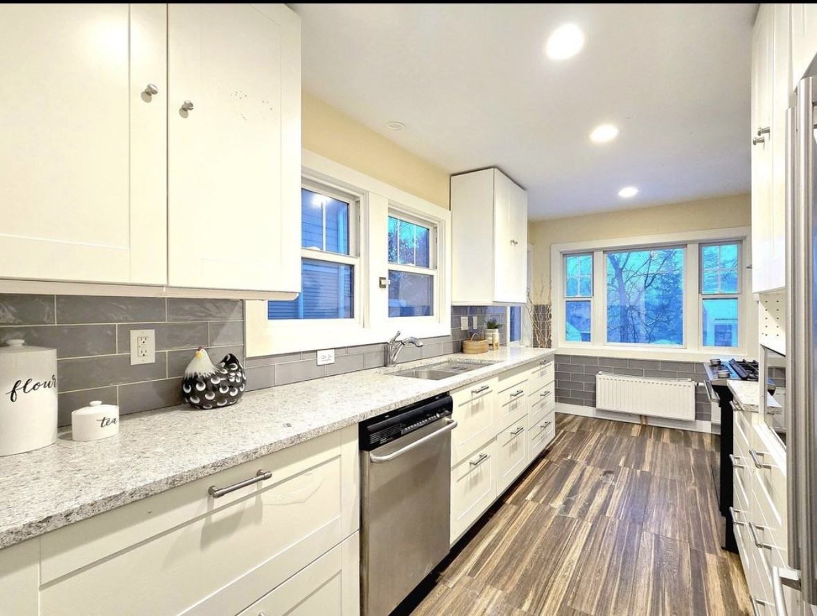 2342 West Bourne Avenue - Photo 6 of 10