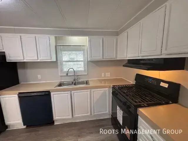 1104 W Inverness Dr - Photo 3 of 18