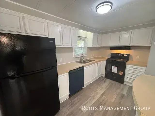 1104 W Inverness Dr - Photo 4 of 18