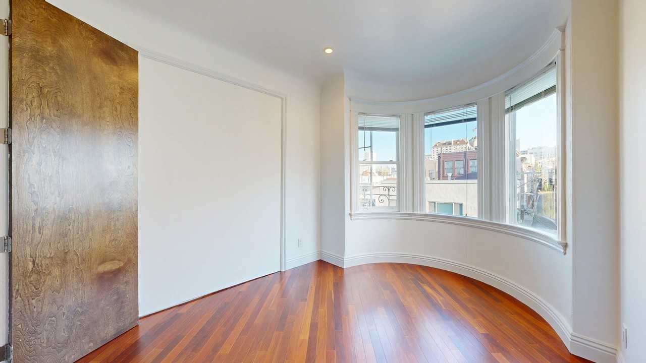 1048 Pacific Ave - Photo 6 of 17