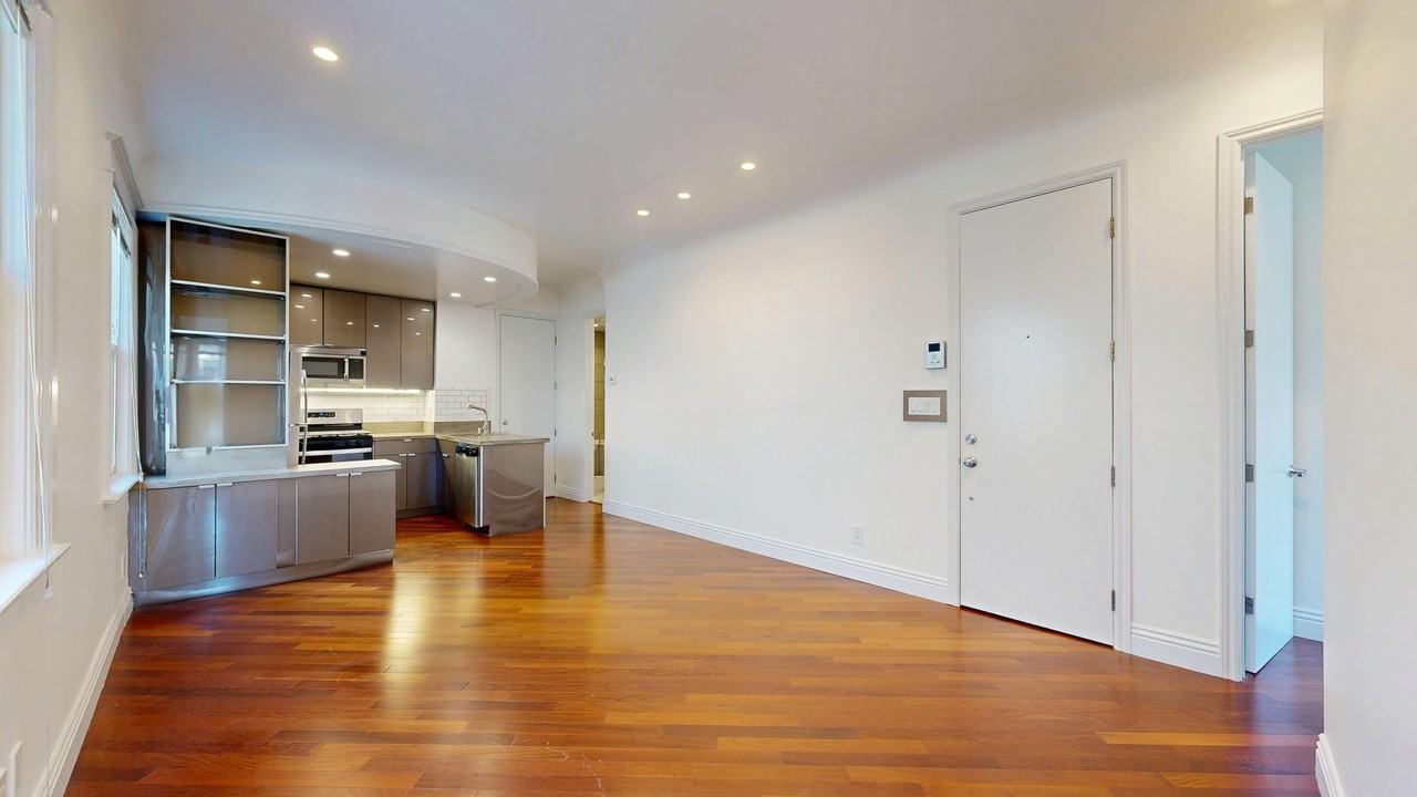 1048 Pacific Ave - Photo 7 of 17