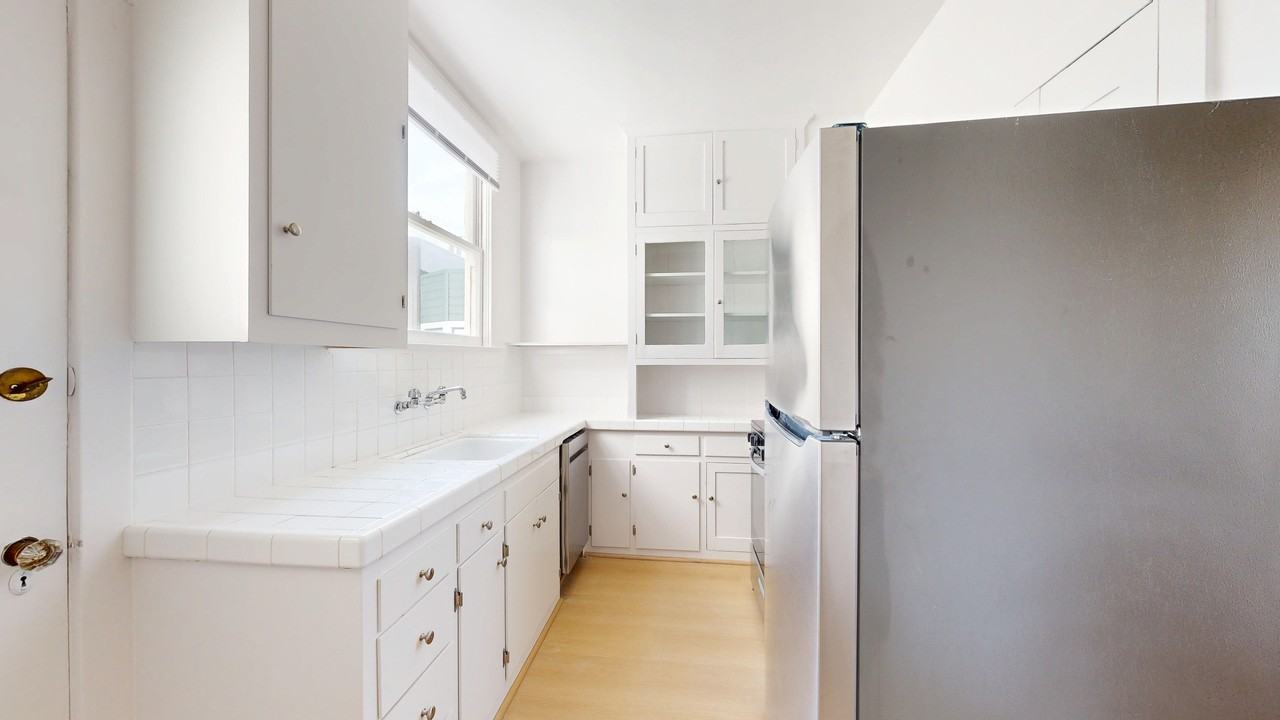 225 Irving St #8 - Photo 4 of 18